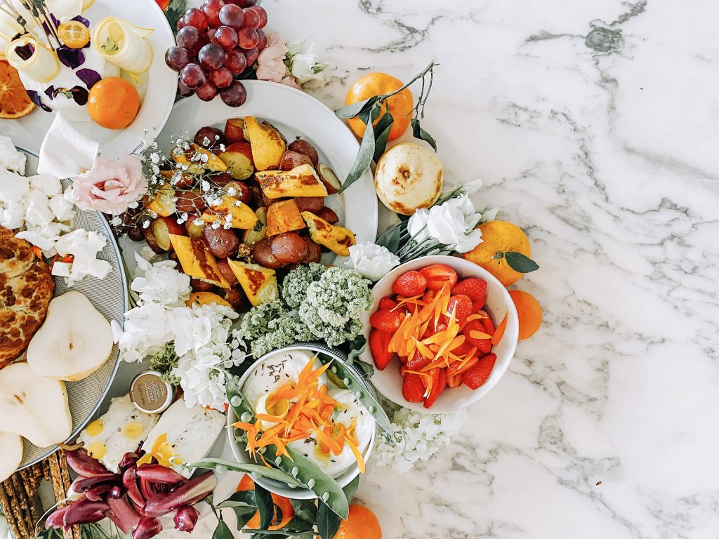 Buffet traiteur haut de gamme Paris avec fruits et légumes